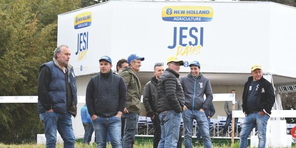 New Holland, prove in campo per i trattori da frutteto